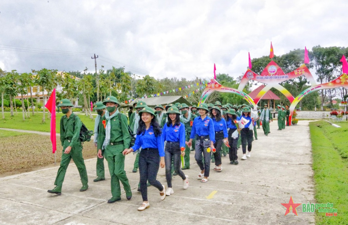 Nhịp sống mới của chiến sĩ mới